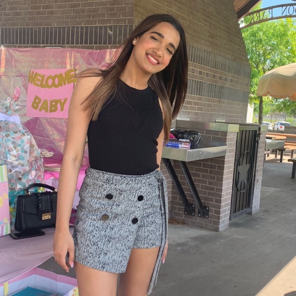 EXPRESS - Black & White Printed Skort with Belt - Picture 2 of 10